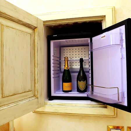 Palazzo Castiglione Bed & Breakfast Gallipoli Bagian luar foto