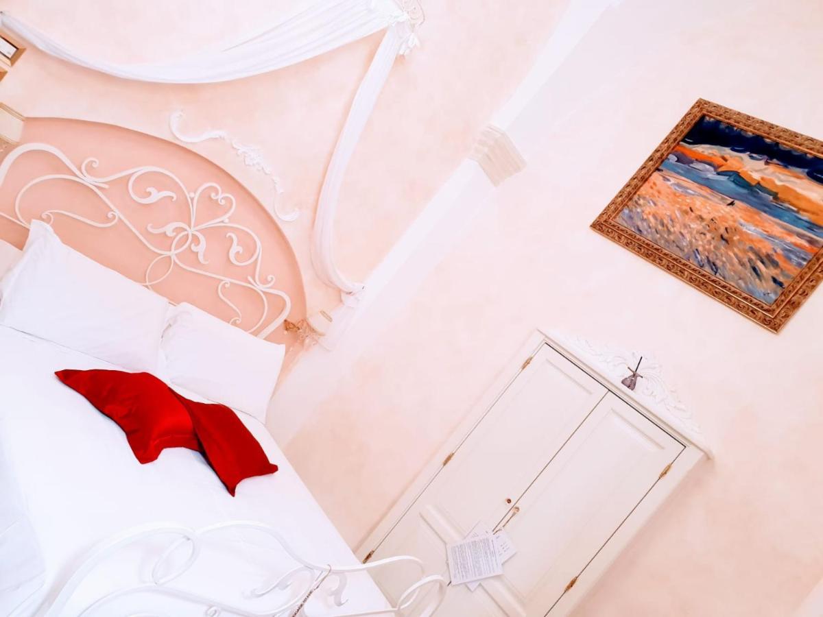 Palazzo Castiglione Bed & Breakfast Gallipoli Bagian luar foto