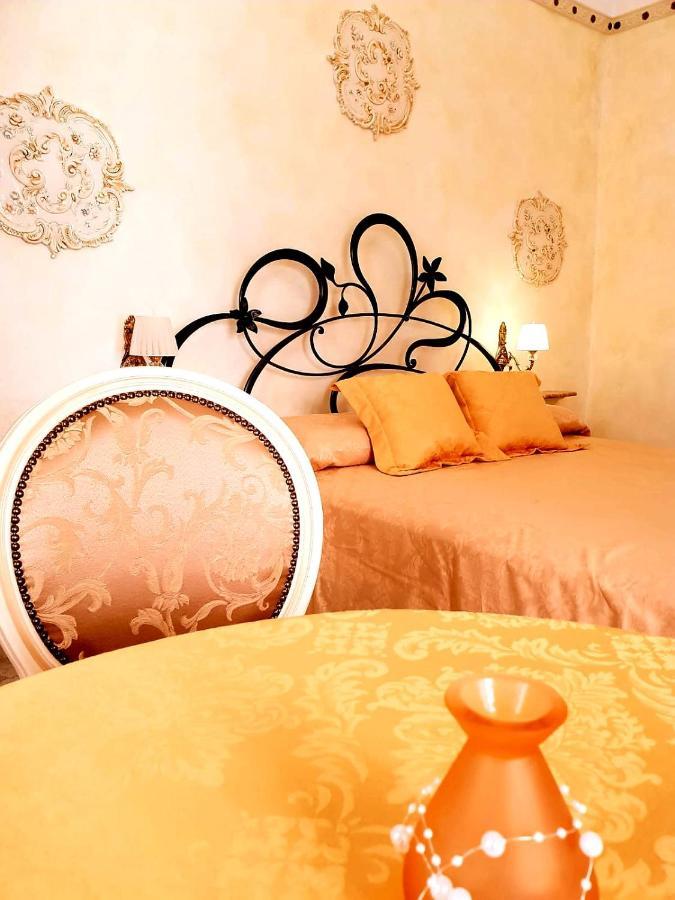 Palazzo Castiglione Bed & Breakfast Gallipoli Bagian luar foto